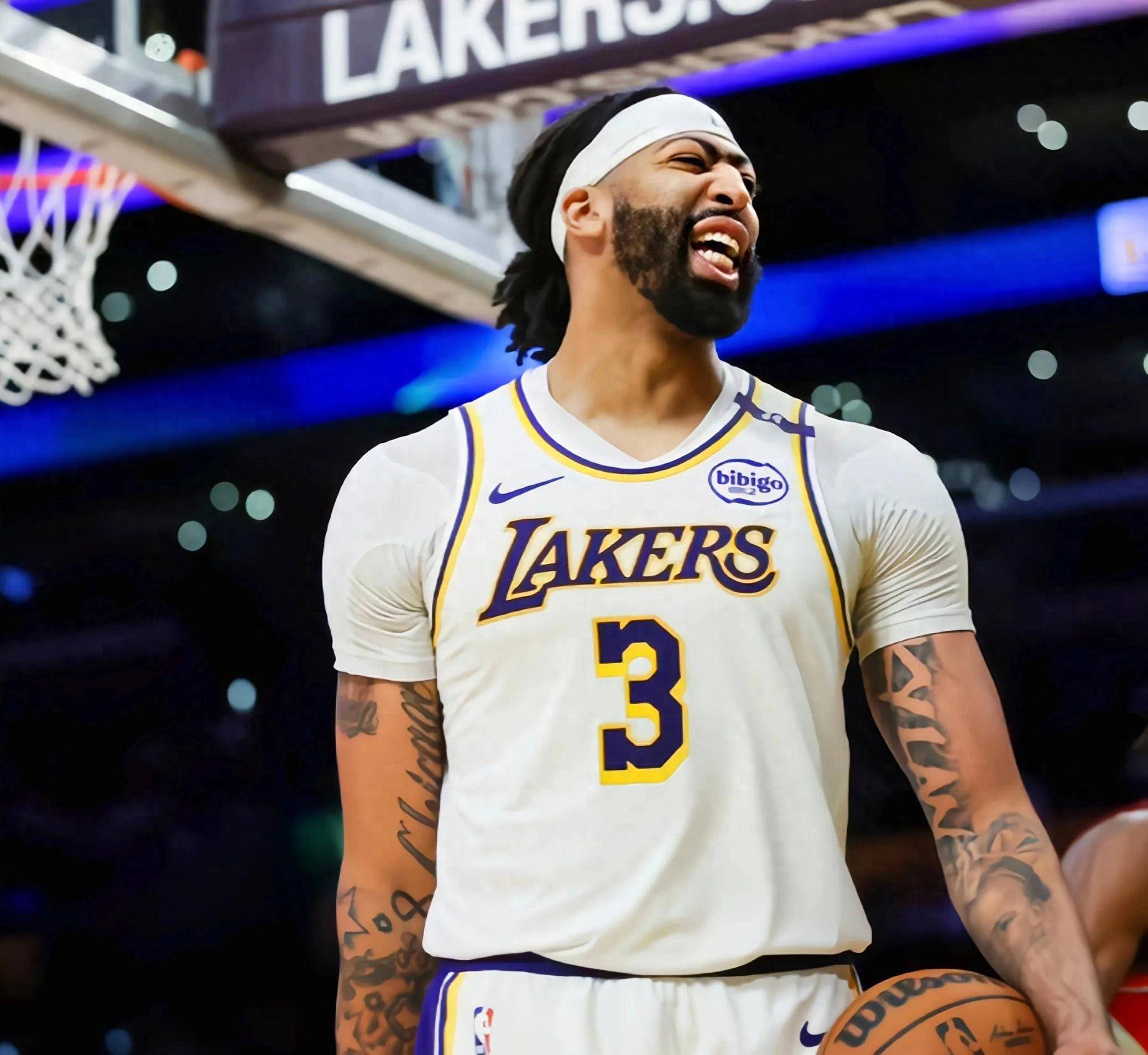 关于巴塞罗那观众热烈欢呼！，浓眉哥迎来十二赛季出色发挥赛场气氛高涨的信息-爱游戏中国官网